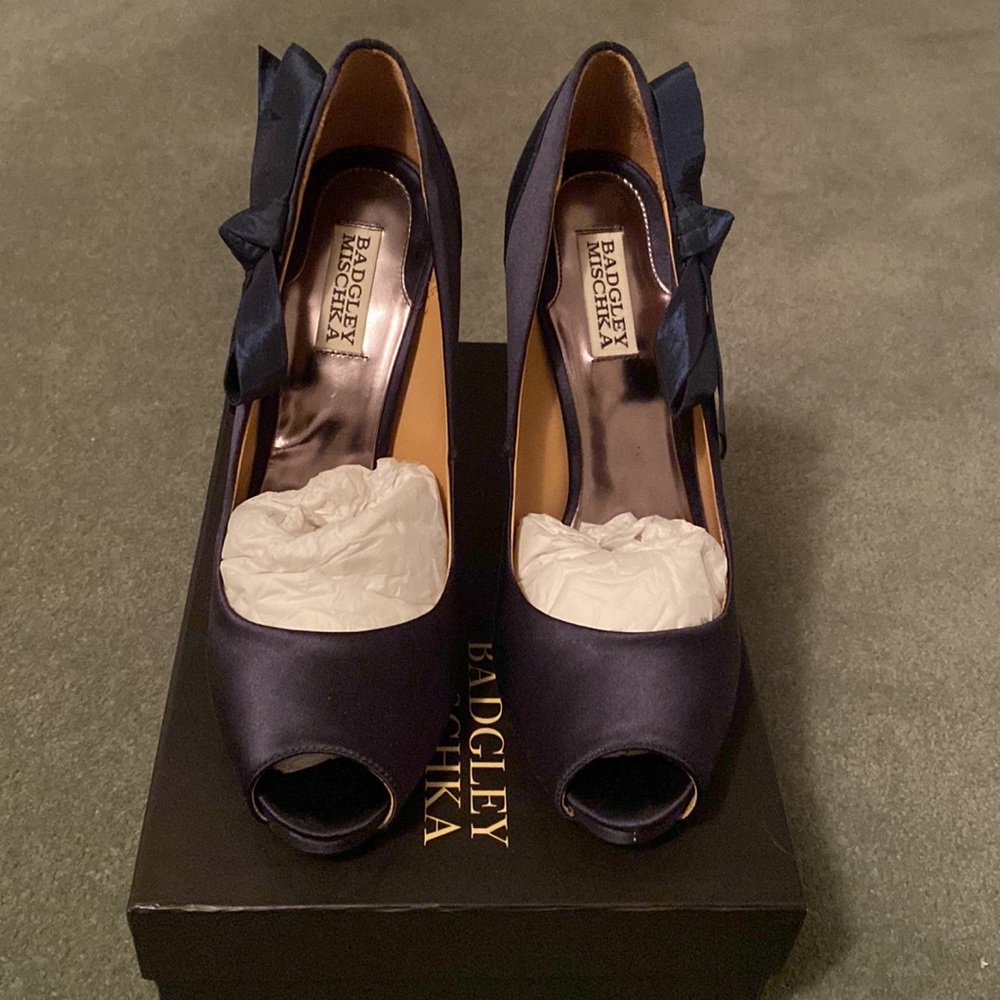 Badgley Mischka open toe shoes